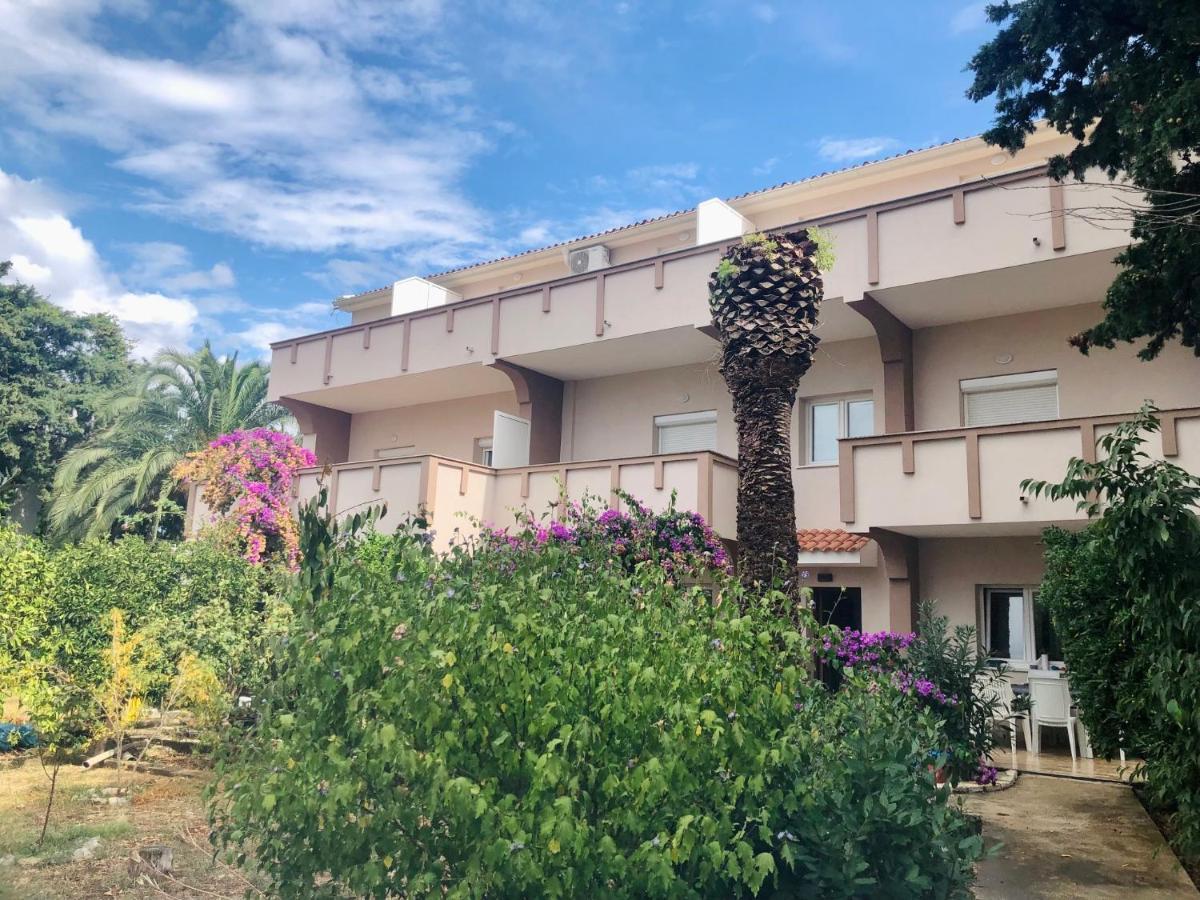 Apartments Palma Novalja Exterior photo