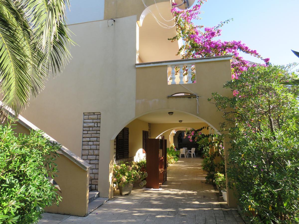 Apartments Palma Novalja Exterior photo
