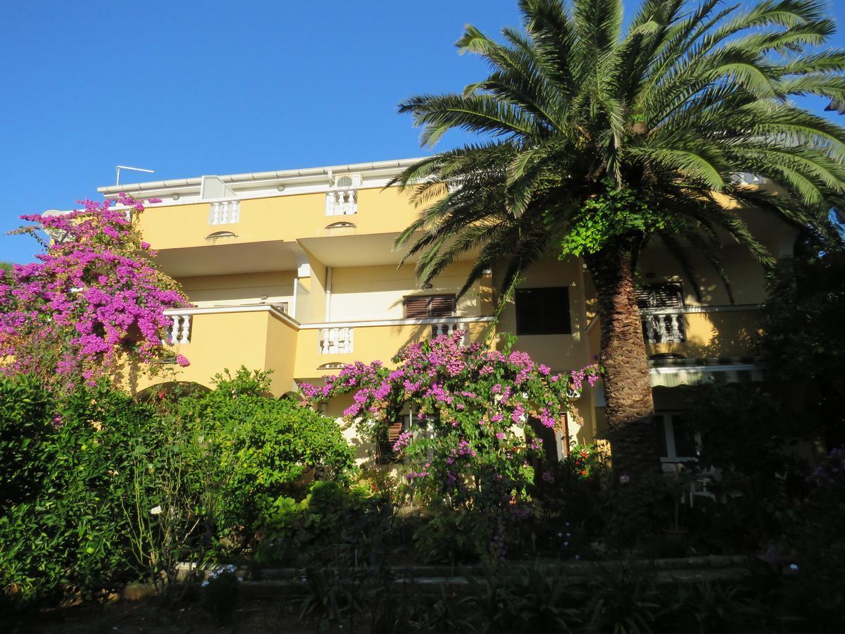 Apartments Palma Novalja Exterior photo