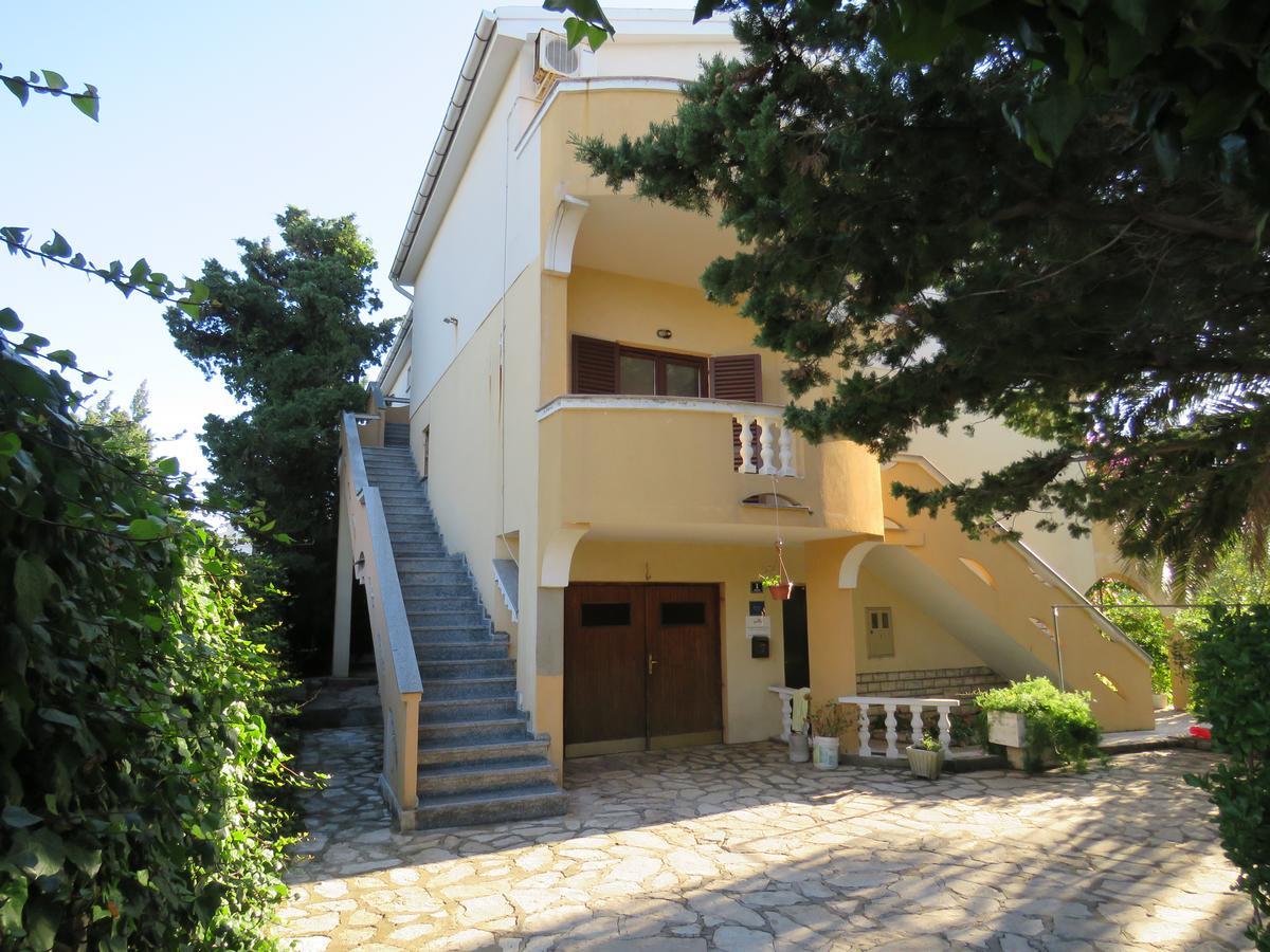 Apartments Palma Novalja Exterior photo