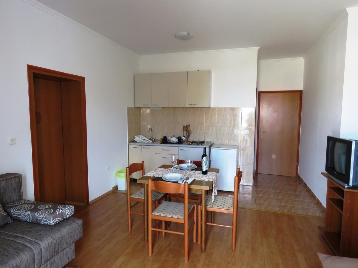 Apartments Palma Novalja Exterior photo